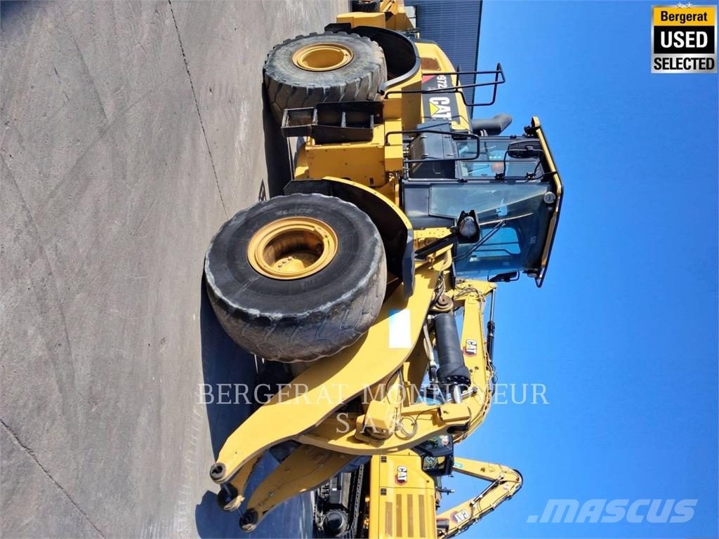 CAT 972M XE لوادر بعجل