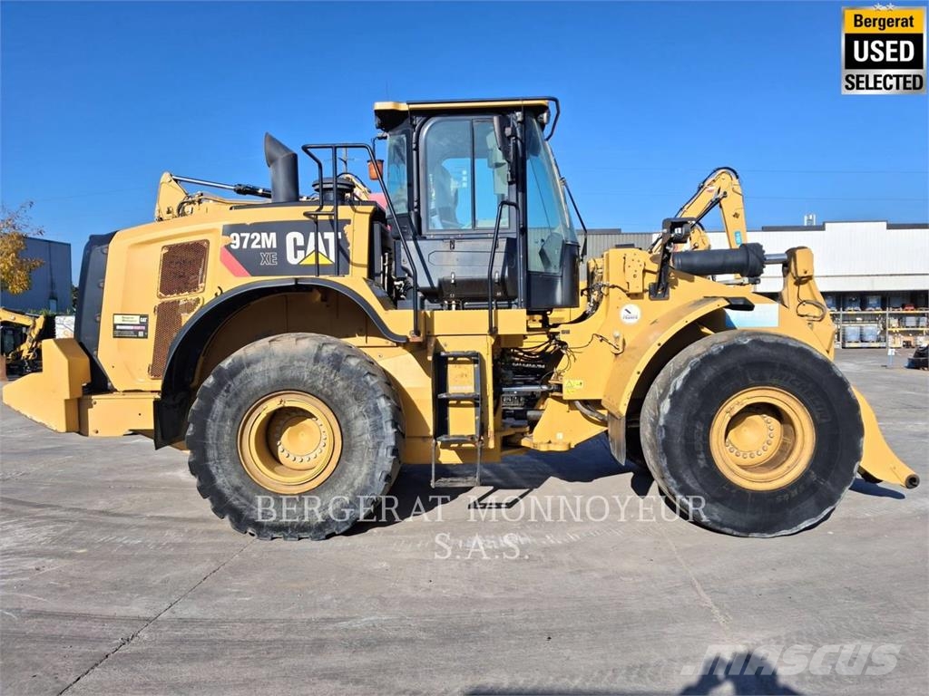 CAT 972M XE لوادر بعجل