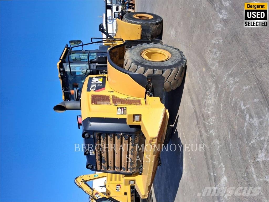 CAT 972M XE لوادر بعجل