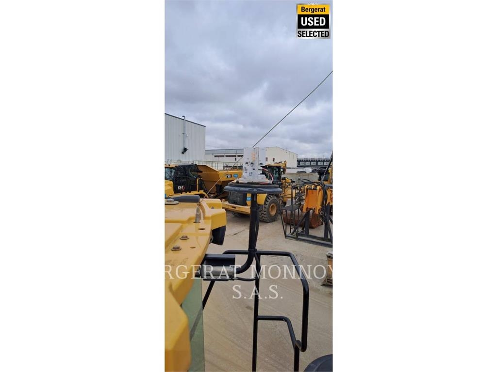 CAT 972M XE Kolesni nakladalci