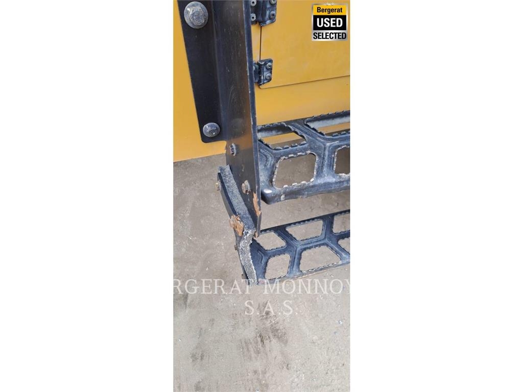 CAT 972M XE Kolesni nakladalci