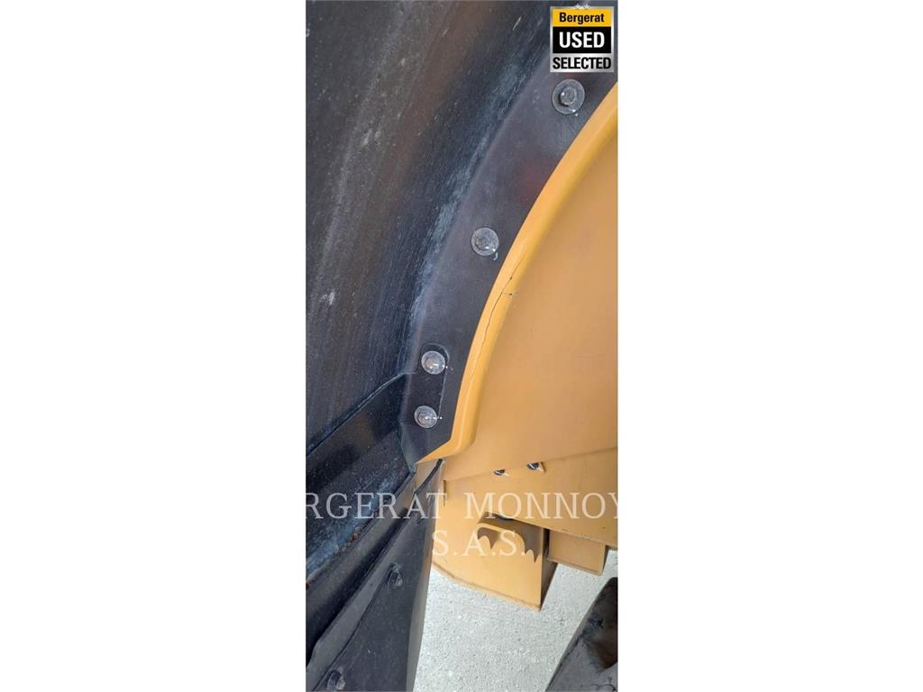 CAT 972M XE Kolesni nakladalci