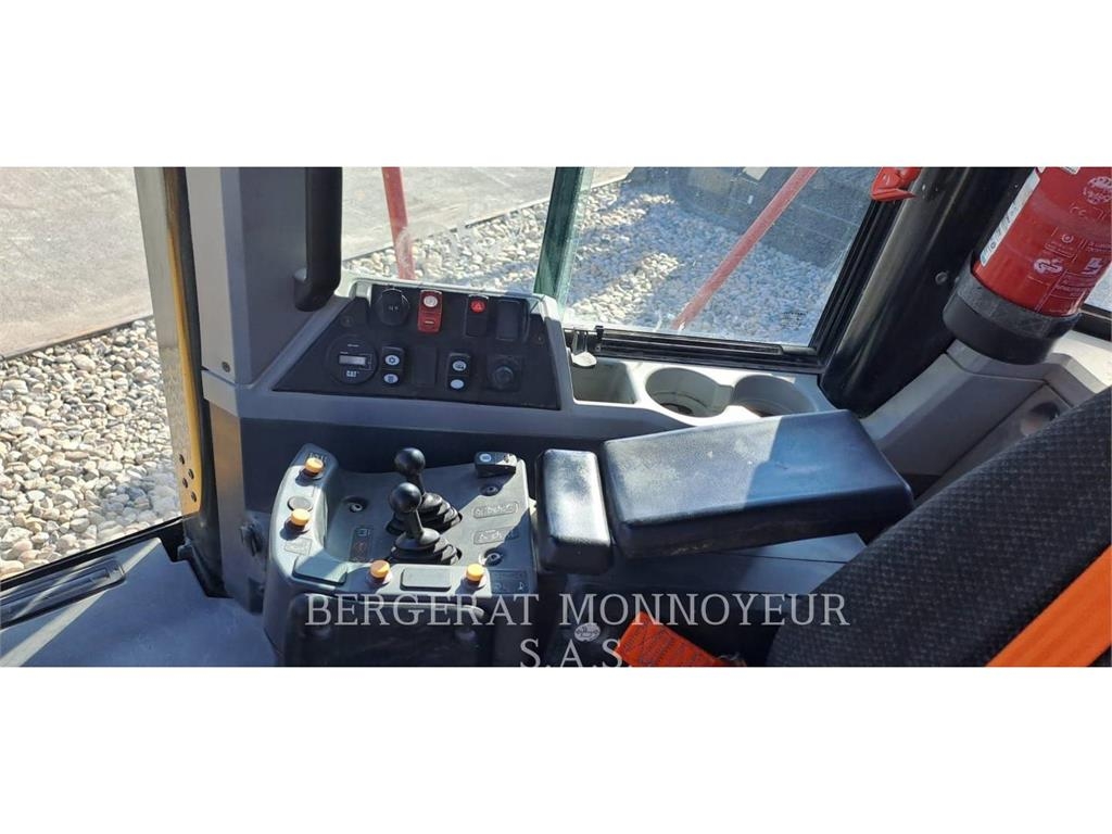 CAT 972M XE 휠로우더