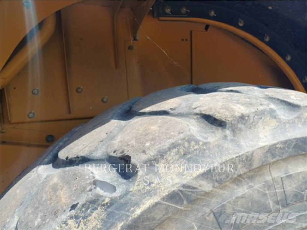 CAT 972M XE Chargeuse sur pneus