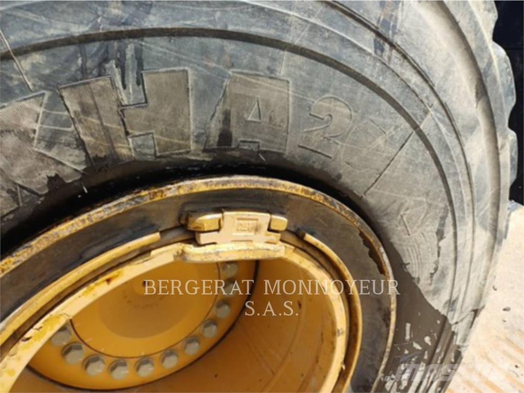 CAT 972M XE Chargeuse sur pneus
