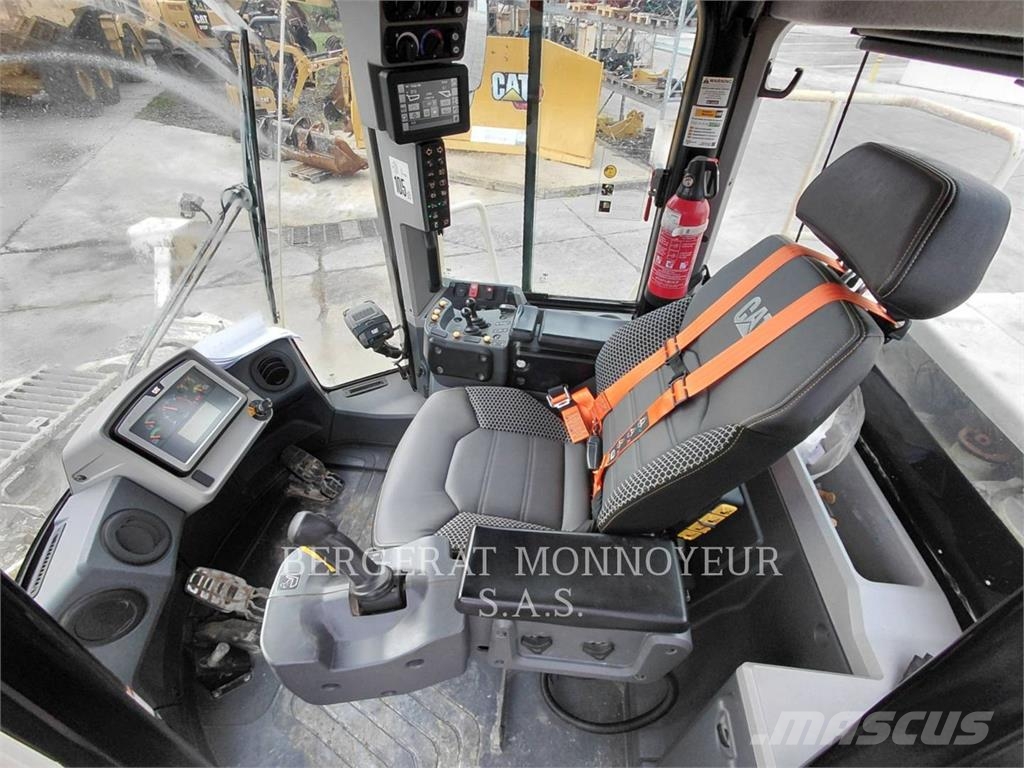 CAT 972M XE Chargeuse sur pneus