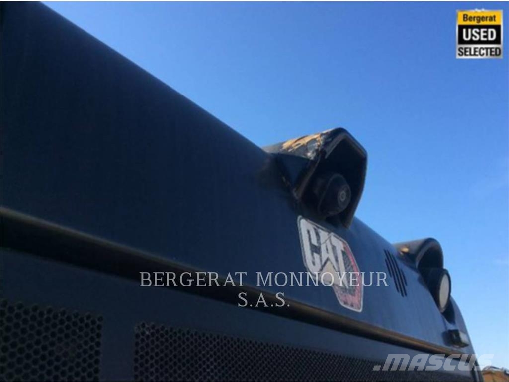 CAT 972M XE Фронтальні навантажувачі