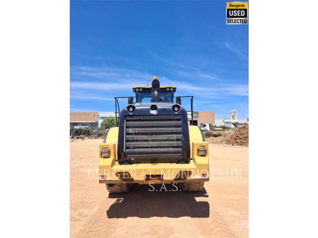 CAT 972M XE Фронтальні навантажувачі