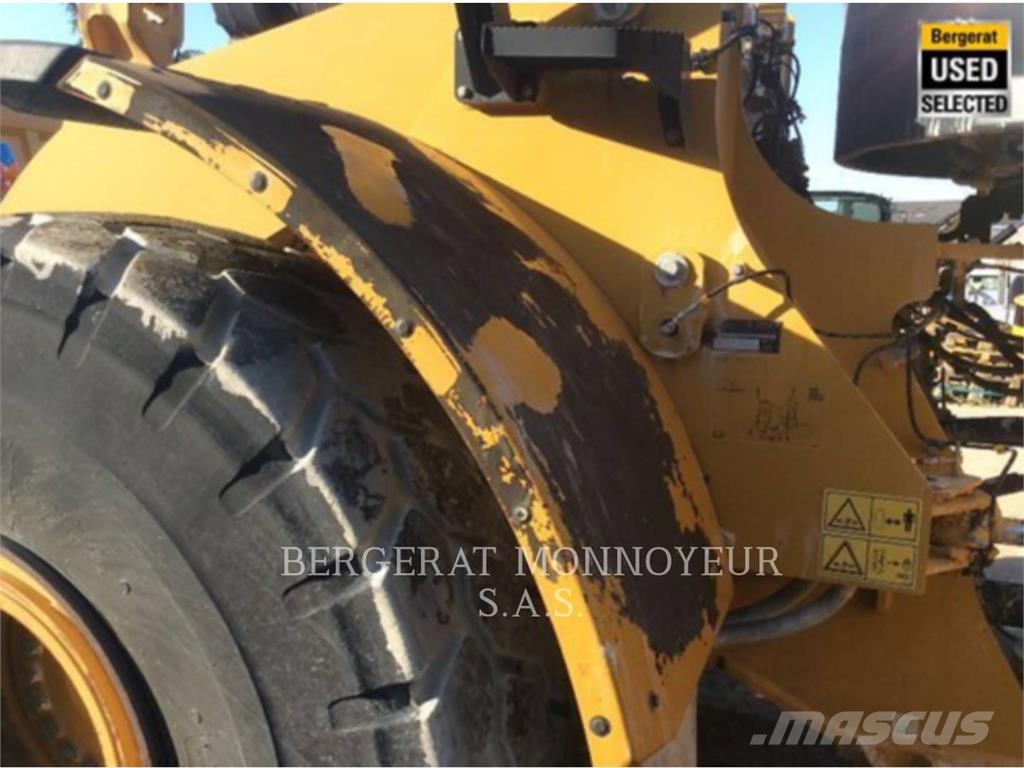 CAT 972M XE Фронтальні навантажувачі