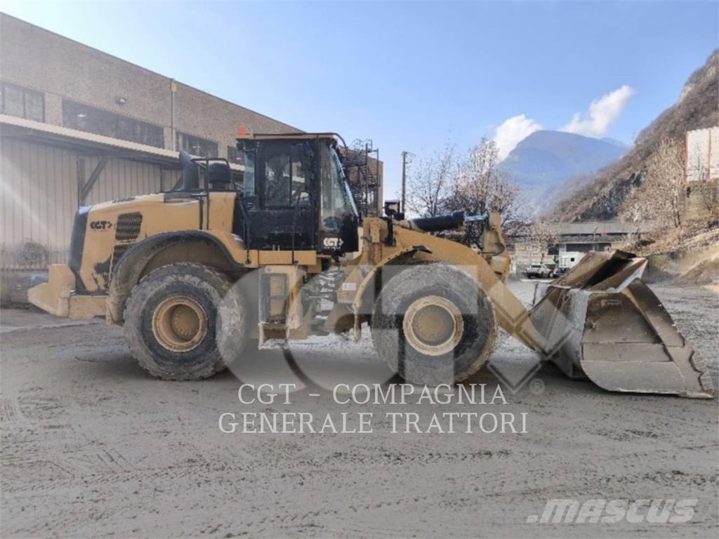 CAT 972M XE لوادر بعجل