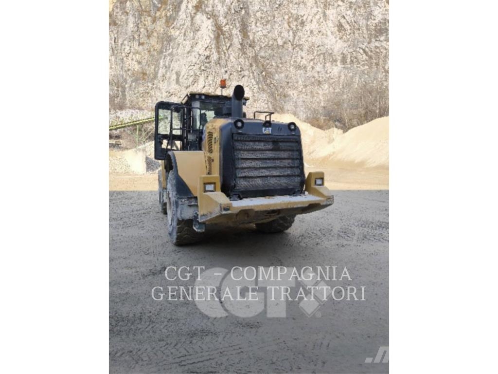 CAT 972M XE لوادر بعجل