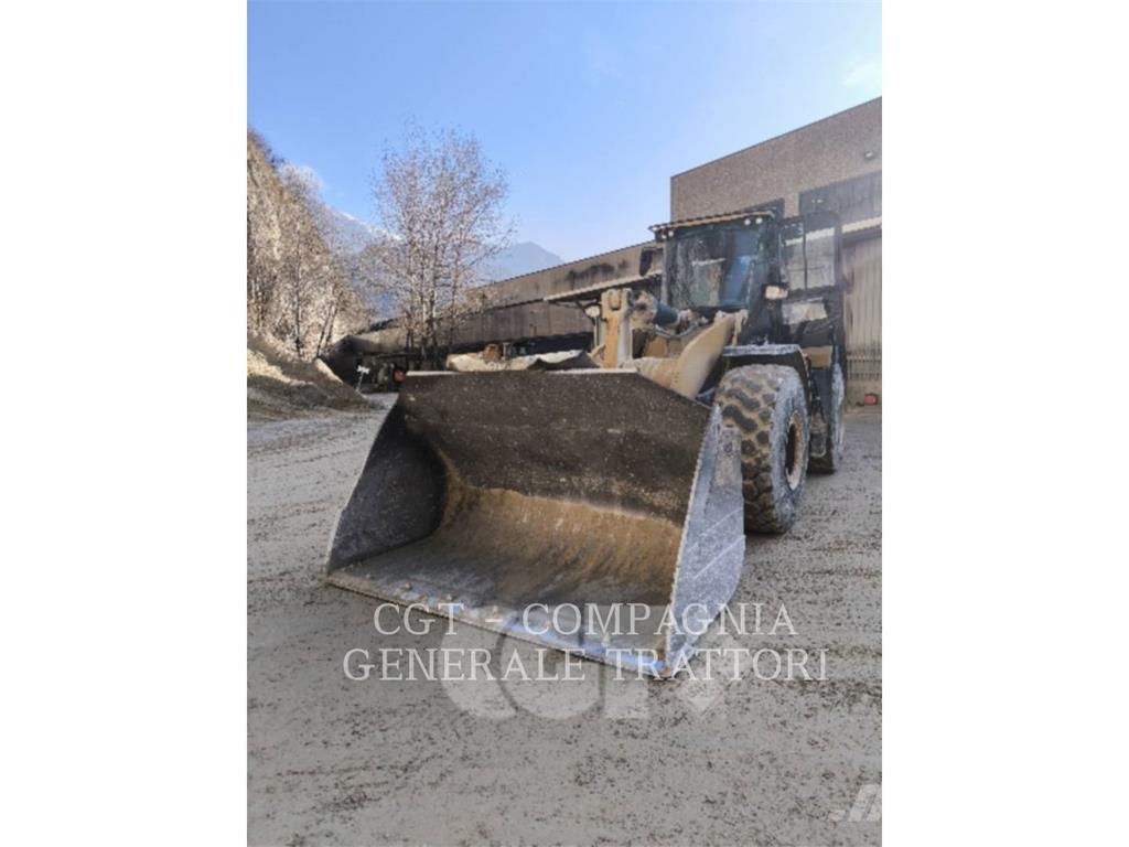 CAT 972M XE لوادر بعجل