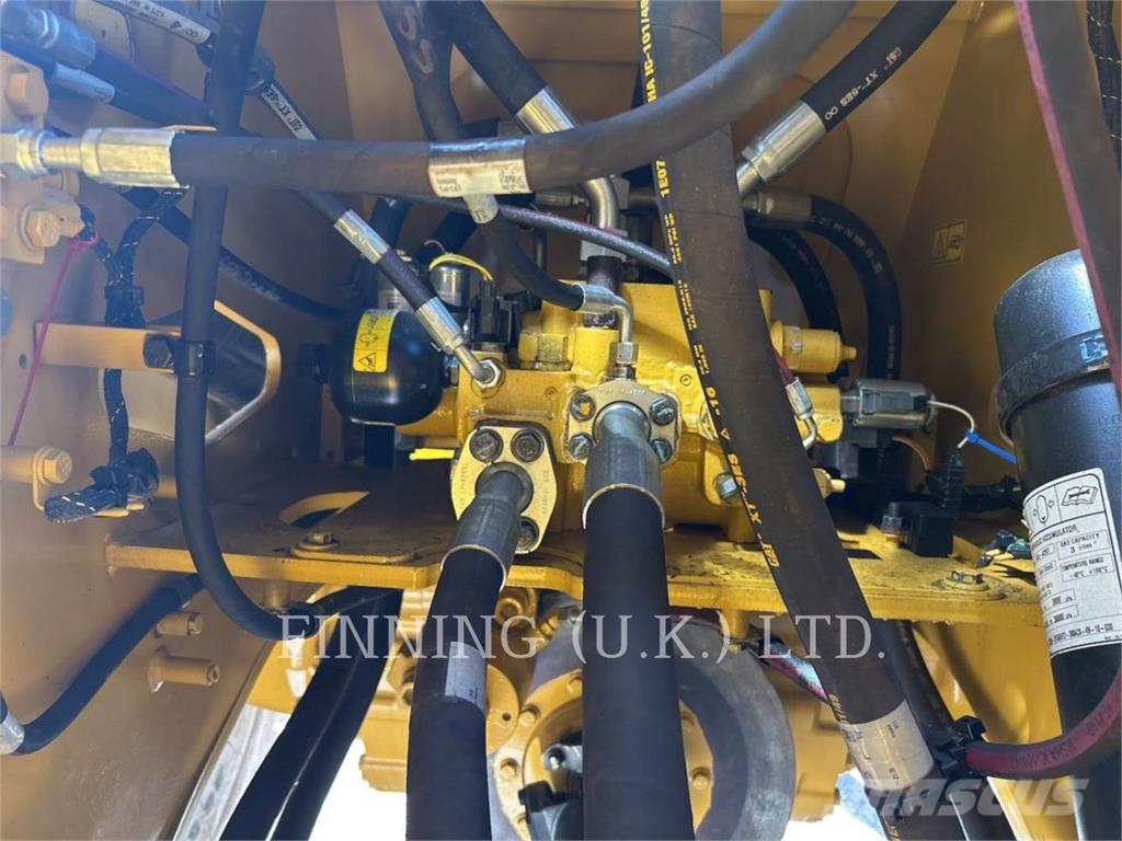 CAT 972M XE Фронтальні навантажувачі