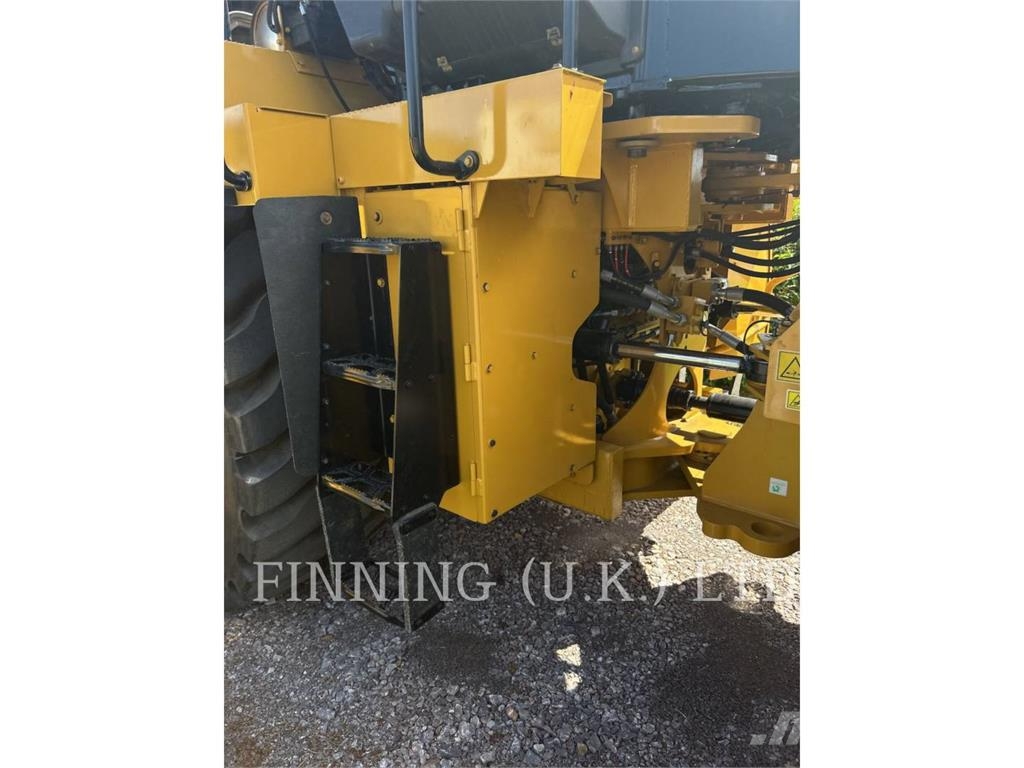 CAT 972M XE Фронтальні навантажувачі