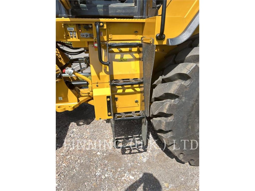 CAT 972M XE Фронтальні навантажувачі