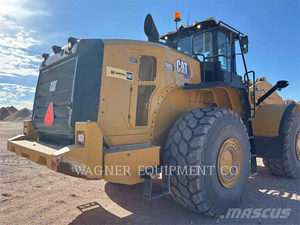 CAT 980 لوادر بعجل