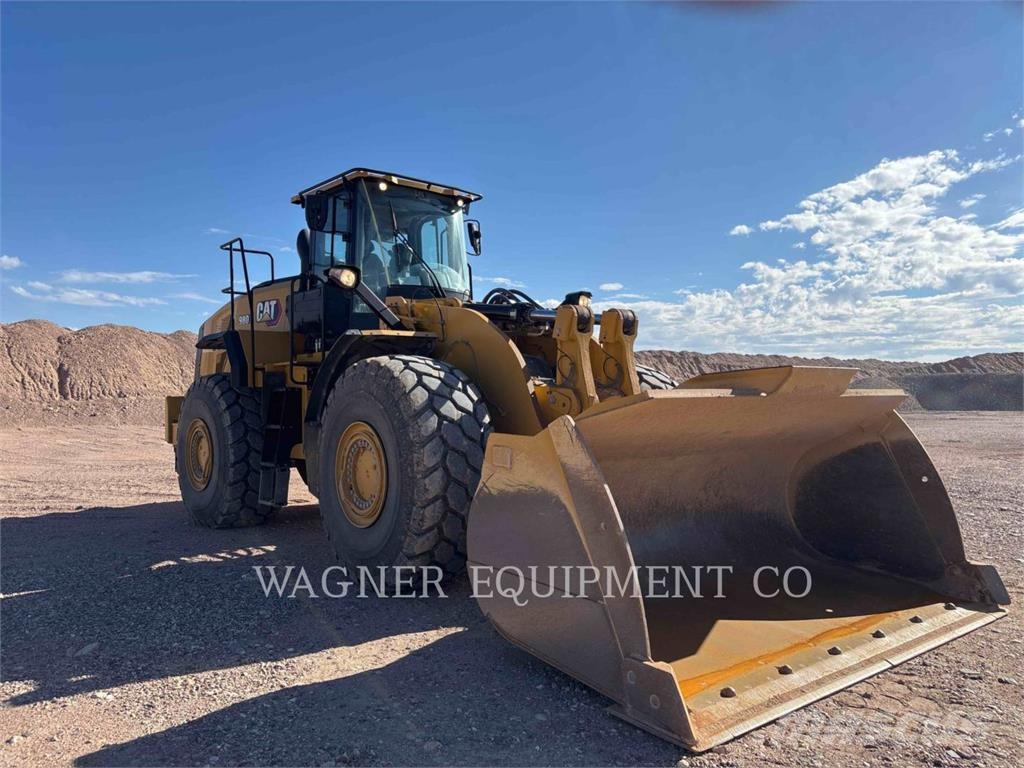 CAT 980 لوادر بعجل