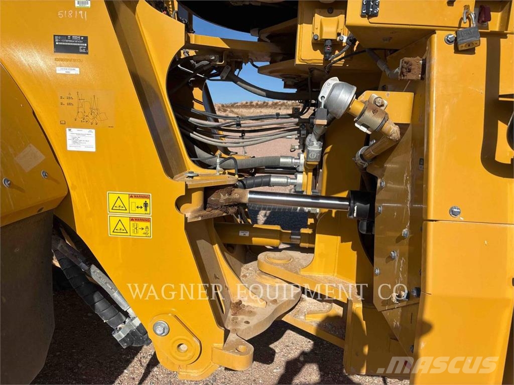 CAT 980 لوادر بعجل