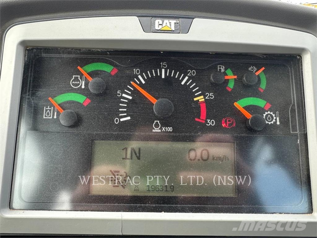CAT 980M لوادر بعجل