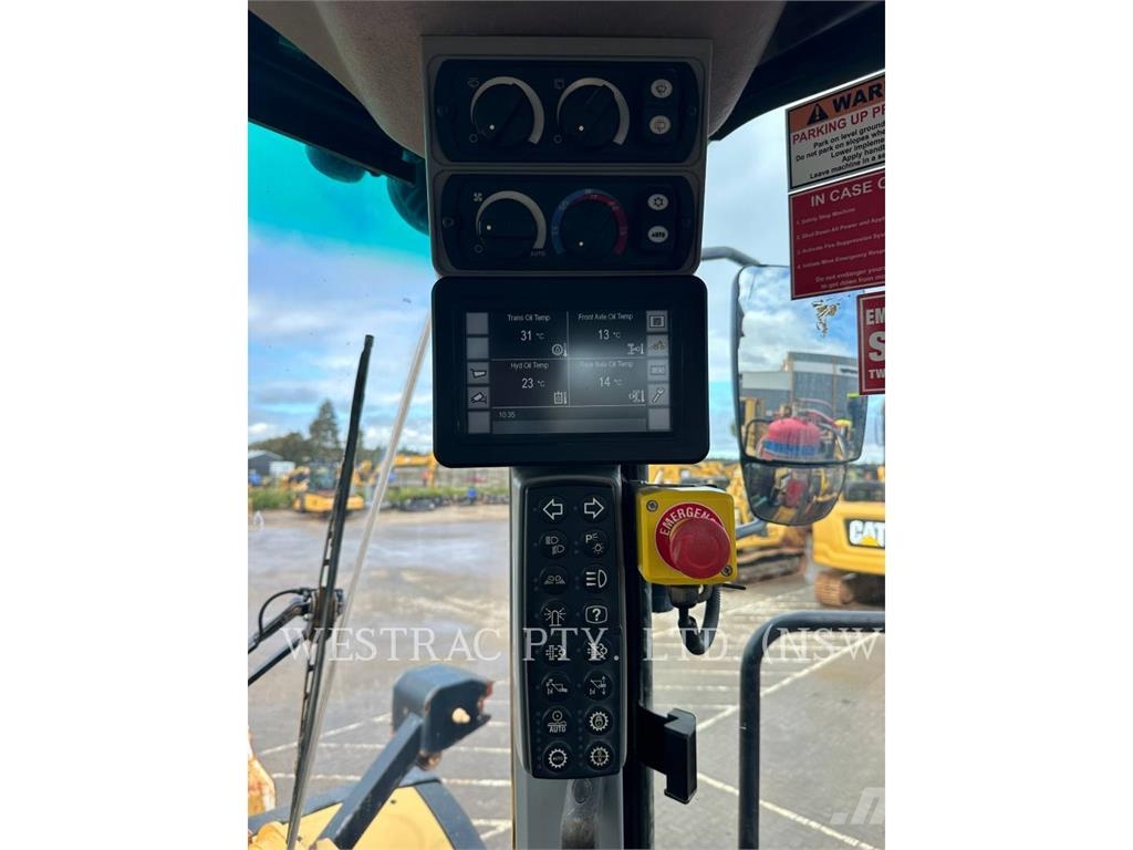 CAT 980M لوادر بعجل