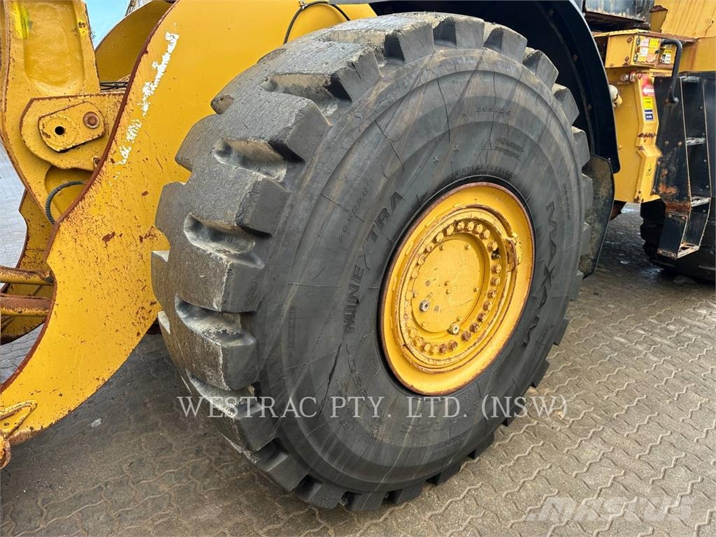 CAT 980M لوادر بعجل