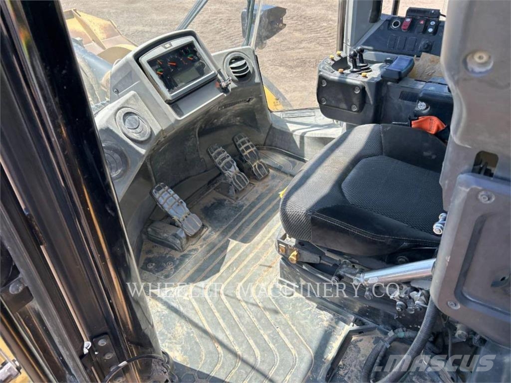 CAT 980M Naudoti ratiniai krautuvai