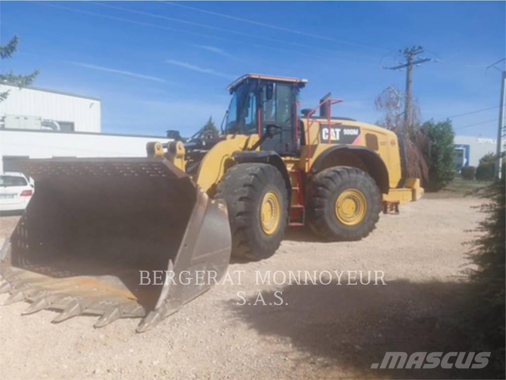 CAT 980M Gumikerekes homlokrakodók