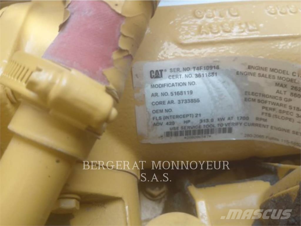 CAT 980M Gumikerekes homlokrakodók