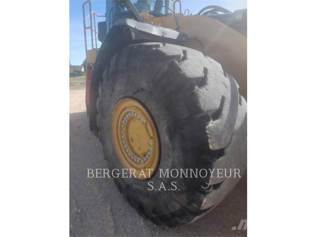 CAT 980M Gumikerekes homlokrakodók