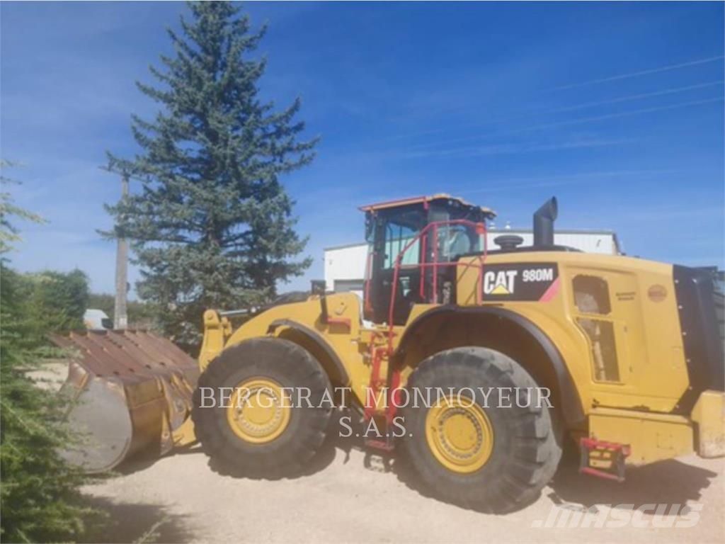CAT 980M Gumikerekes homlokrakodók