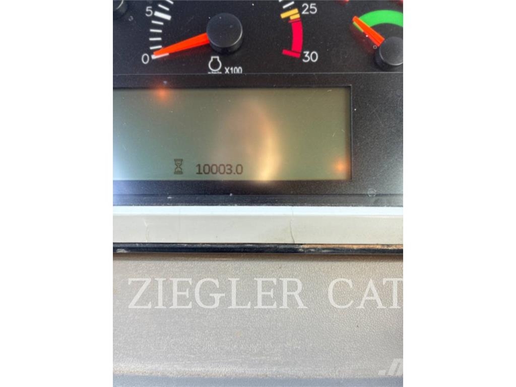 CAT 980M Kolesni nakladalci