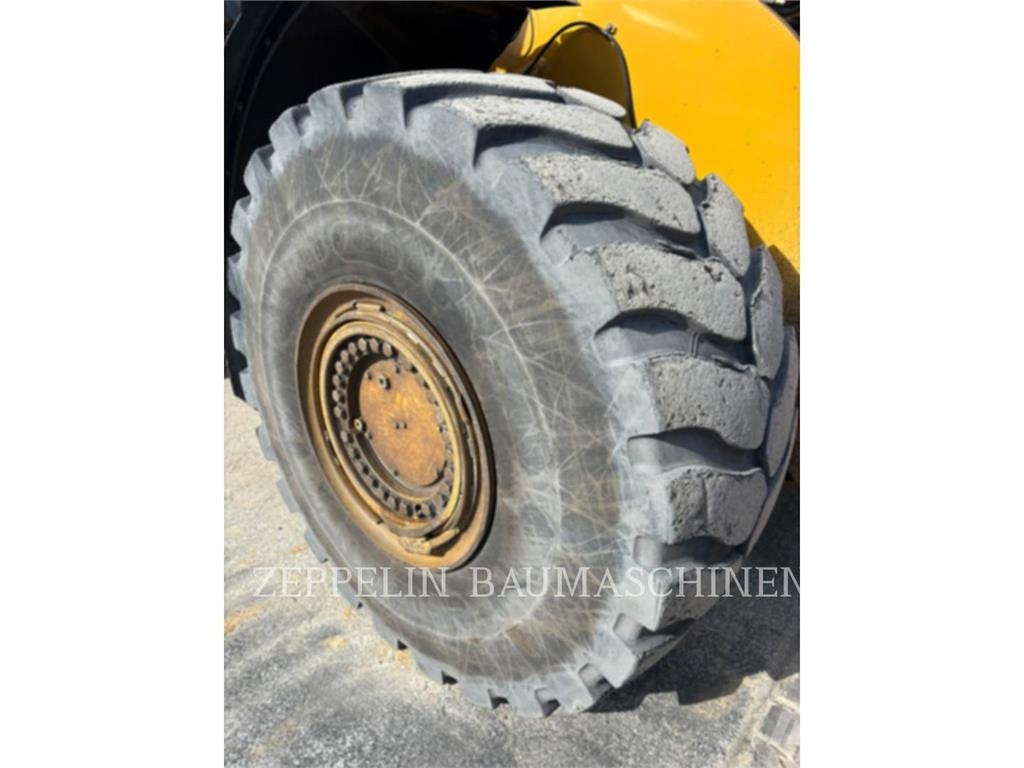 CAT 980XE Iekrāvēji uz riteņiem
