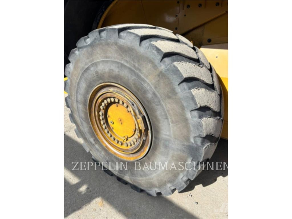 CAT 980XE Iekrāvēji uz riteņiem