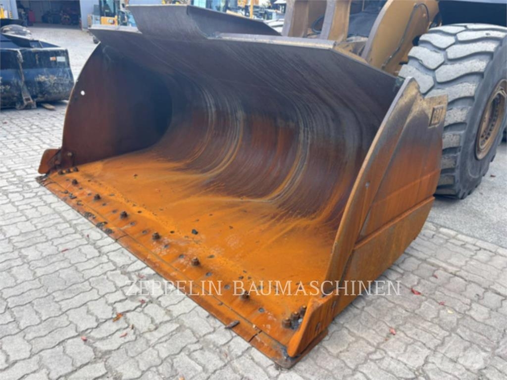 CAT 980XE Iekrāvēji uz riteņiem