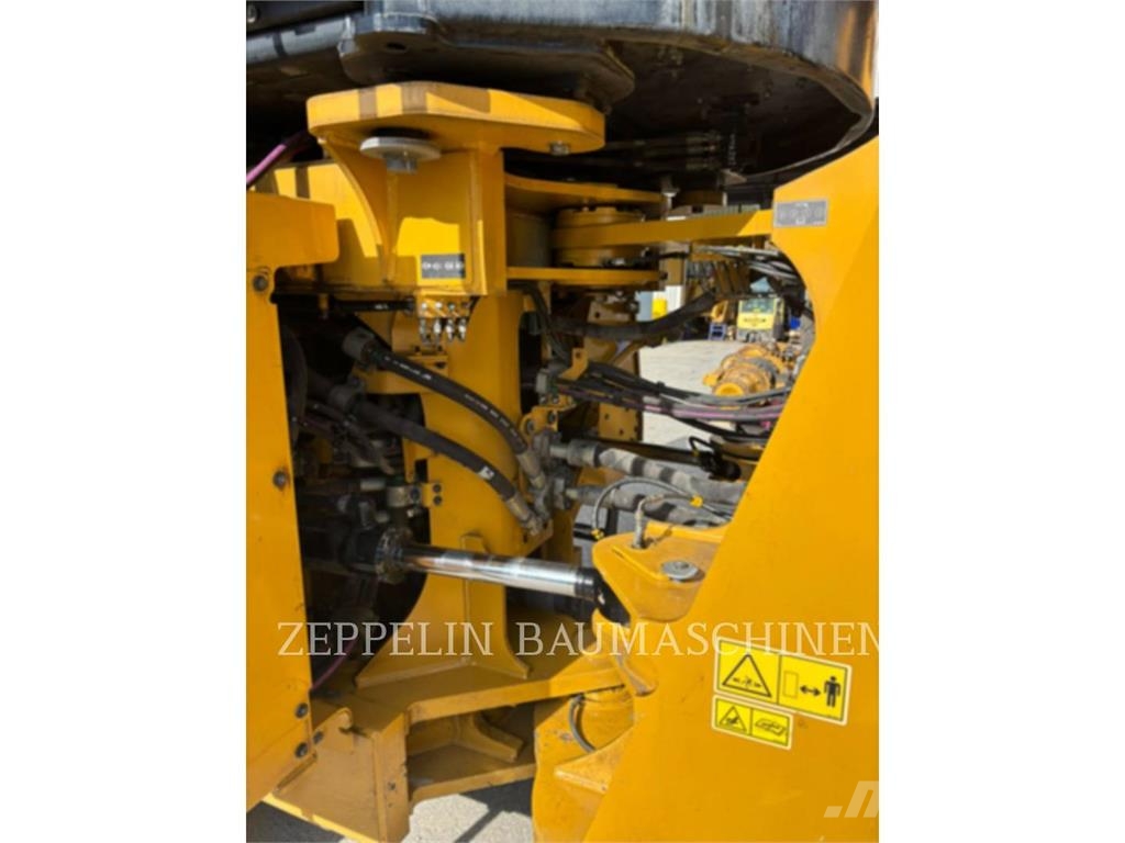 CAT 980XE Iekrāvēji uz riteņiem
