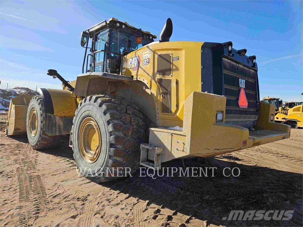 CAT 982 Kolesni nakladalci