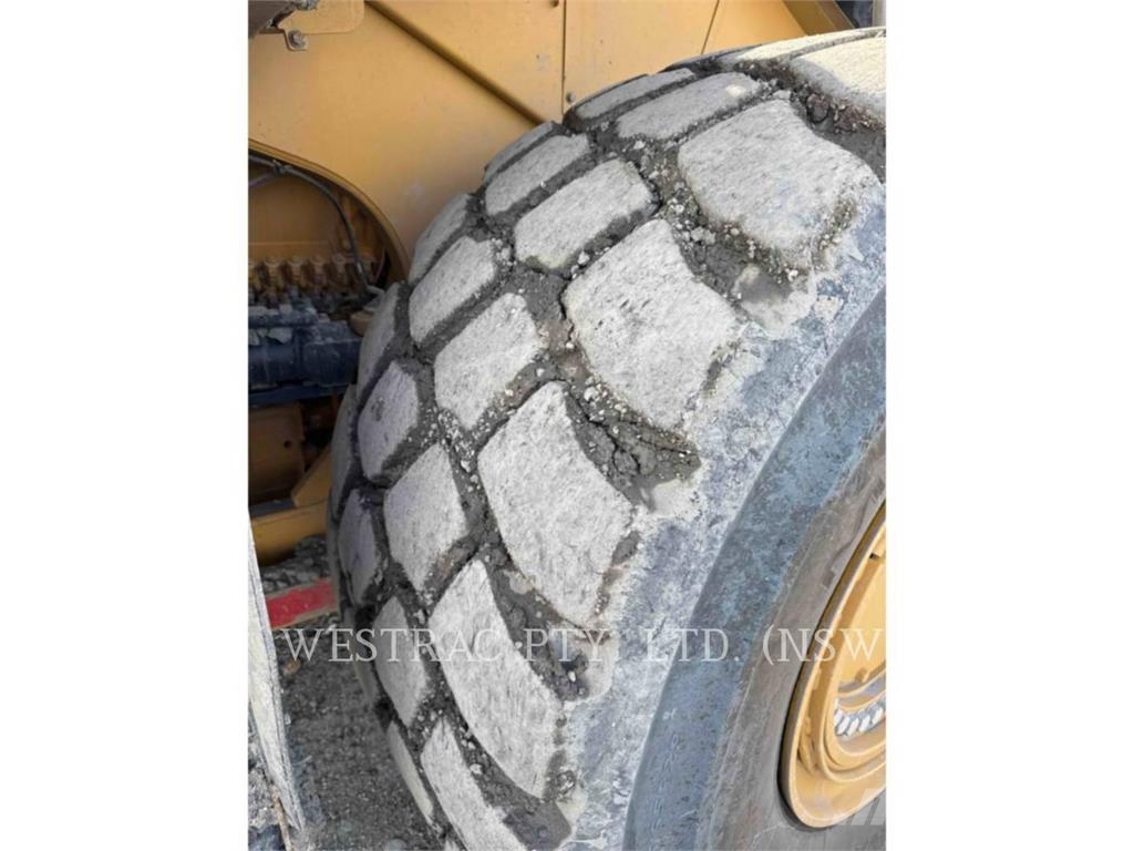CAT 982 Pale gommate