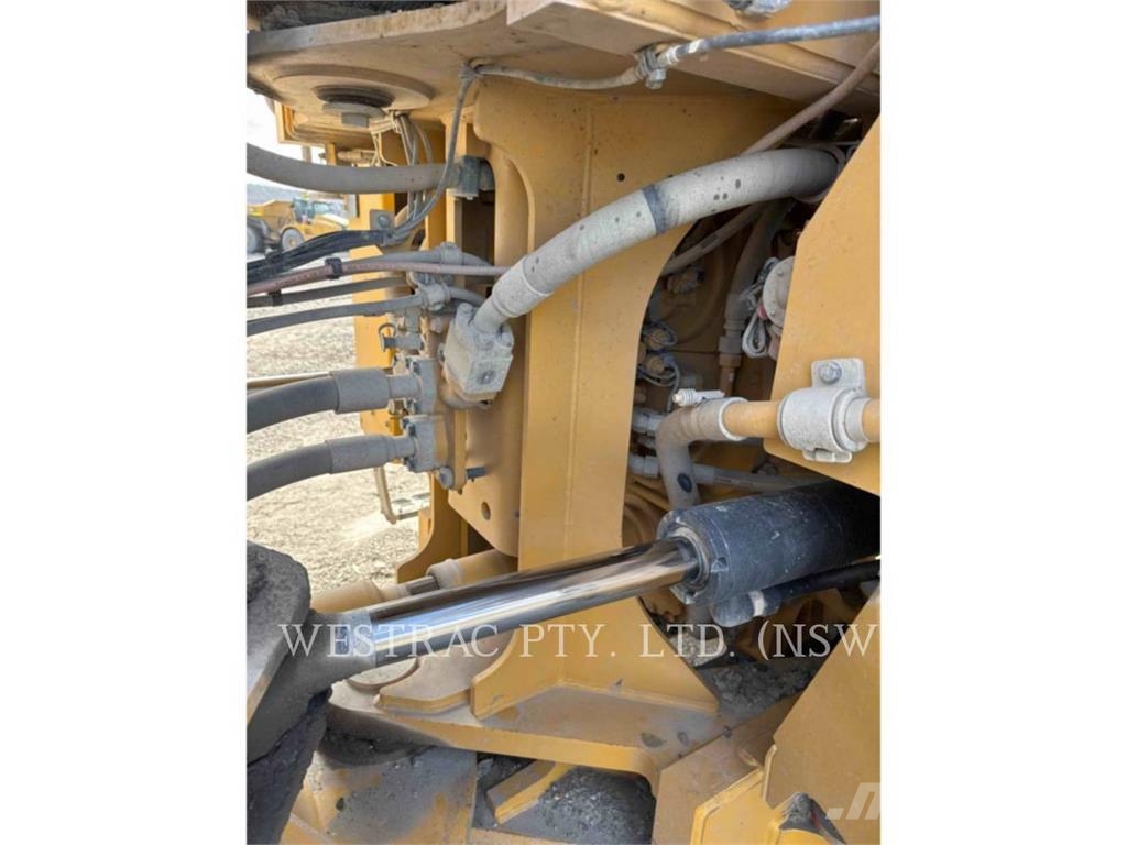 CAT 982 Pale gommate