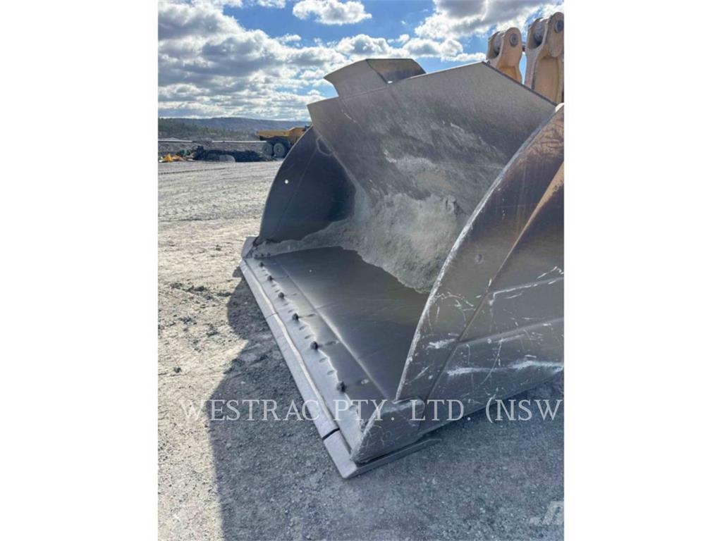 CAT 982 Pale gommate