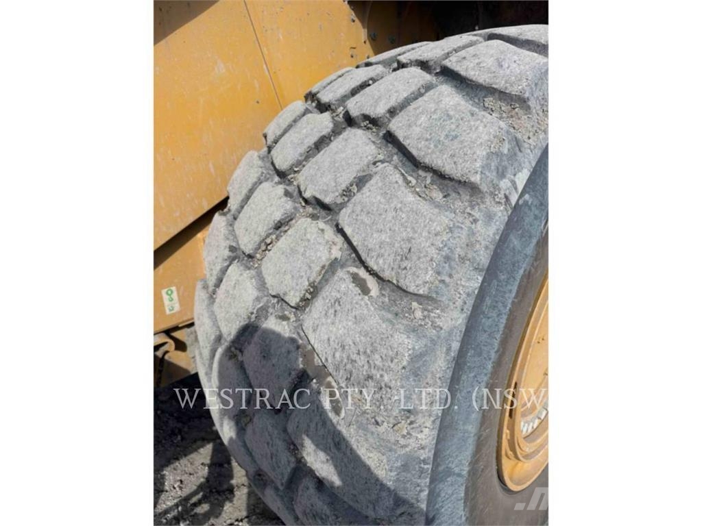 CAT 982 Pale gommate