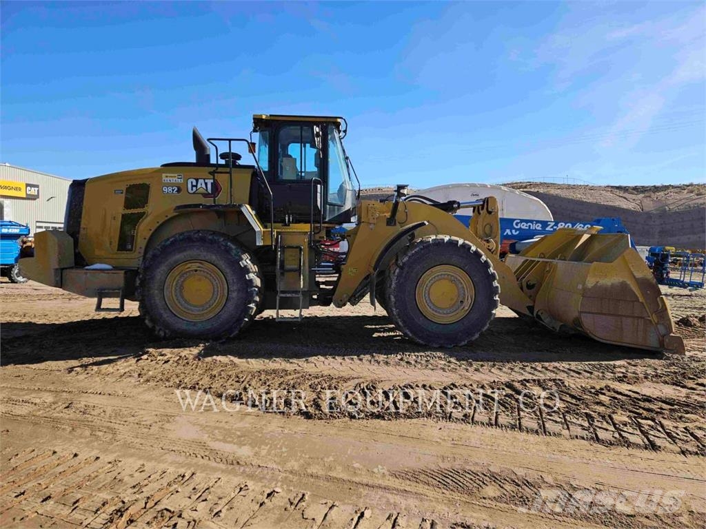 CAT 98214 Chargeuse sur pneus