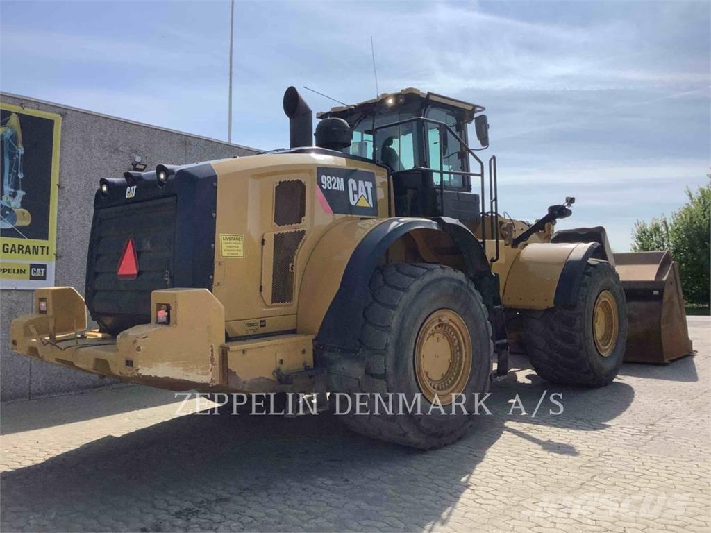 CAT 982M Naudoti ratiniai krautuvai