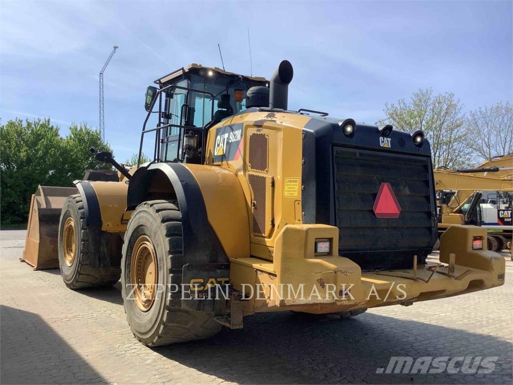 CAT 982M Naudoti ratiniai krautuvai