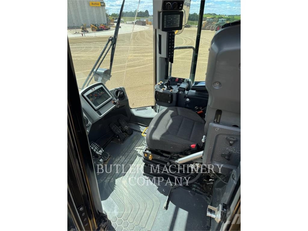 CAT 982M لوادر بعجل