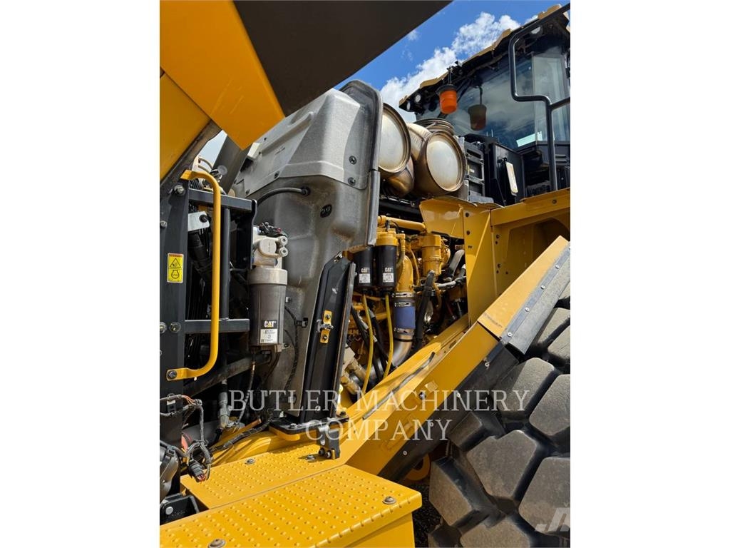 CAT 982M لوادر بعجل