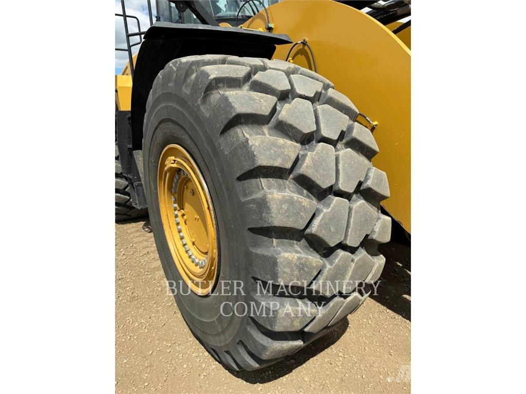 CAT 982M لوادر بعجل