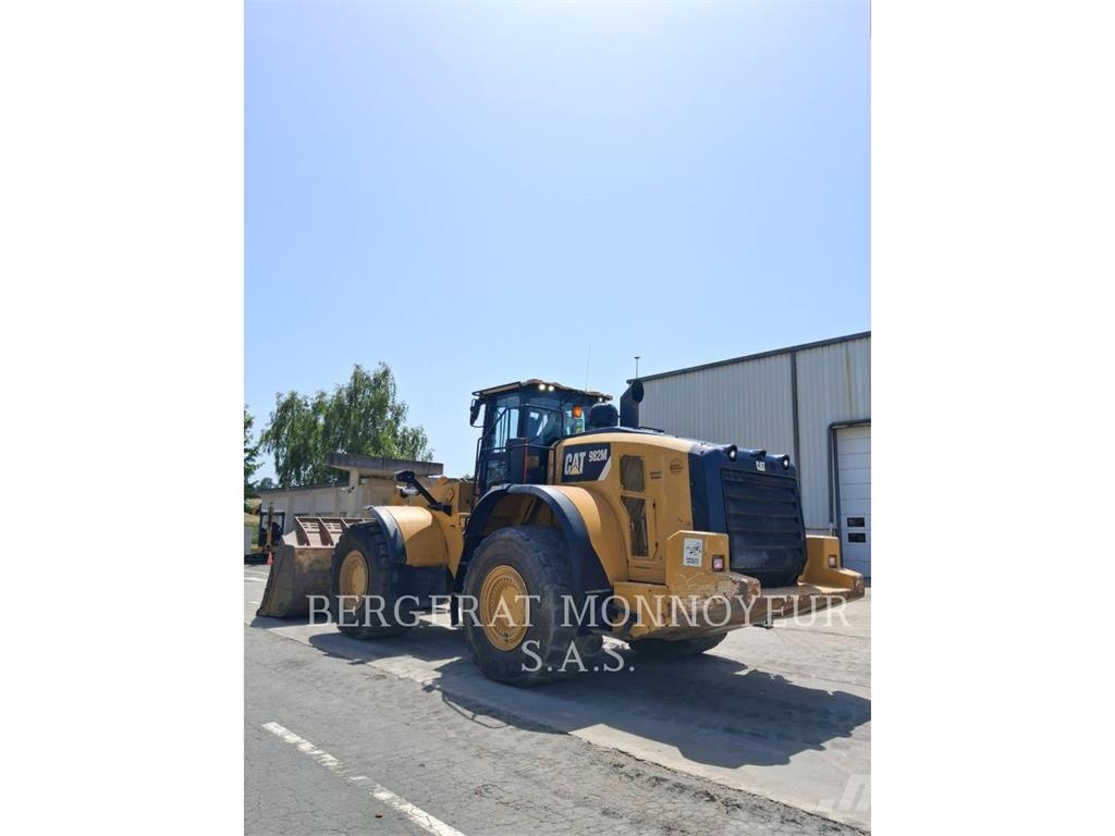 CAT 982M Kolesové nakladače