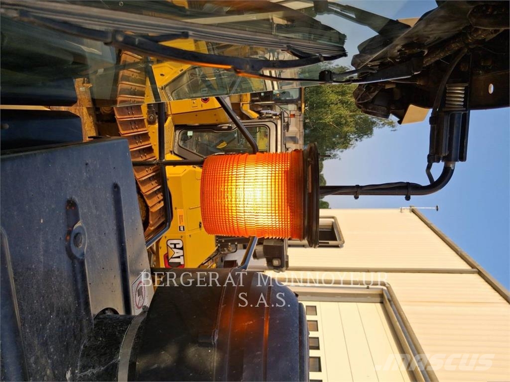 CAT 982M Kolesové nakladače