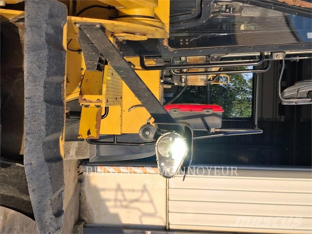 CAT 982M Kolesové nakladače