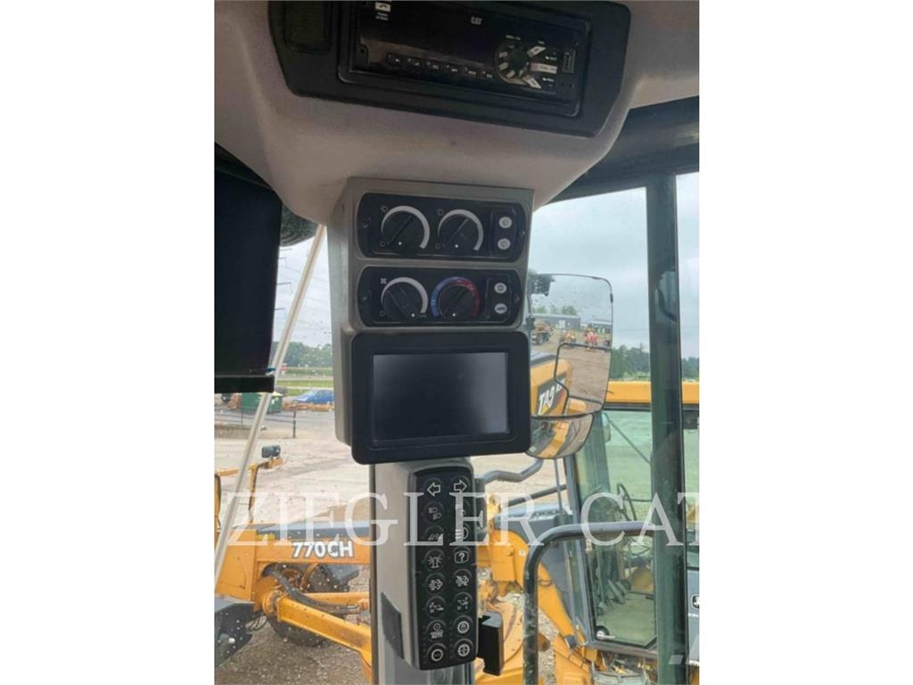 CAT 982M Pale gommate